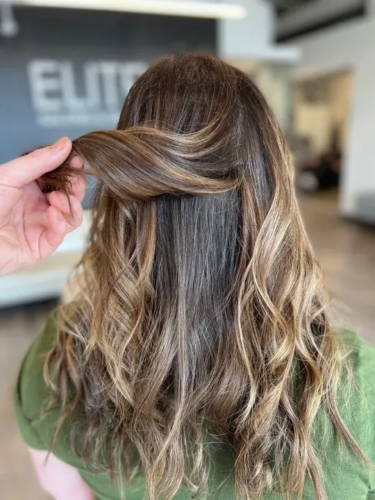 https://cdn.salonspotlight.com/photos/yGMWhTfA3HT2dAmaJ1JR/fe165a93-f5da-435c-a40a-d11b8051d4af_720x720