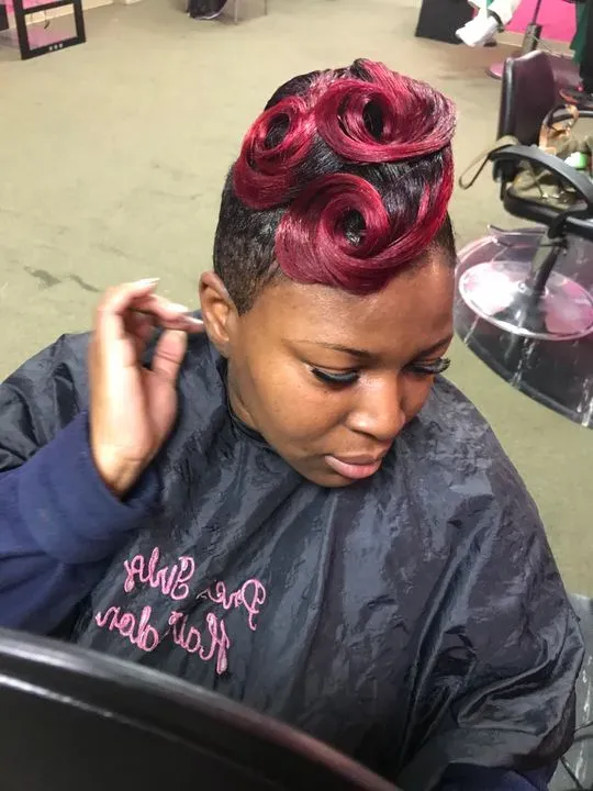 https://cdn.salonspotlight.com/photos/yIHk3mbGQmIzNUK0KlWz/28285590-e4b3-42f7-b664-9f03cc9aac30_720x720