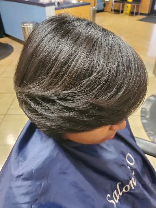 https://cdn.salonspotlight.com/photos/yIkvwSd5UgxEvZdMulih/1ea3d6f6-ac97-41be-bedd-2c65d3aca35c_720x720