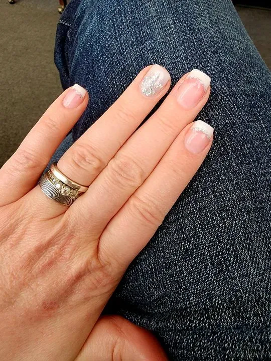 https://cdn.salonspotlight.com/photos/yIx5r1tu5rLZhEkoE2Ob/8a1c7e7f-5871-4cf8-a431-6e46cbc33f92_720x720