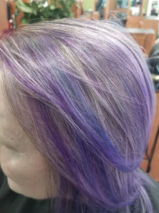 https://cdn.salonspotlight.com/photos/yJenyAMuS8FIHbo3kmFK/4456a942-130f-4f95-841b-0e7e833e8a87_720x720