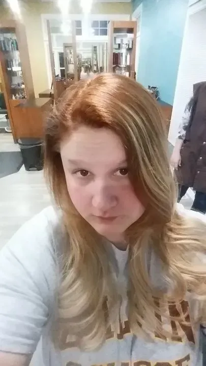 https://cdn.salonspotlight.com/photos/yJenyAMuS8FIHbo3kmFK/f608f680-b5b8-42b3-a314-eb422bc0f6e3_720x720