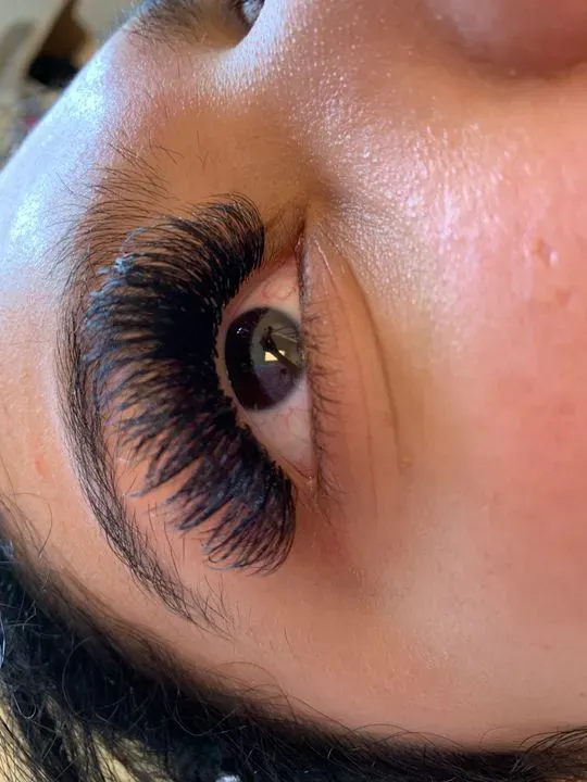 https://cdn.salonspotlight.com/photos/yKG9cHXH2YsF7XOvUGaN/d7612beb-8dab-4525-9681-4805321ed559_720x720