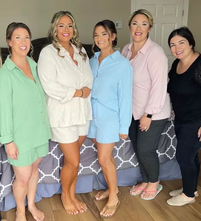 https://cdn.salonspotlight.com/photos/yKdxMhcWUXg3ZmDymfdF/119d79c2-c57d-438a-b3bb-e616700754a7_720x720