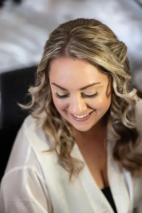 https://cdn.salonspotlight.com/photos/yKdxMhcWUXg3ZmDymfdF/8ed36fa5-eb34-4bd8-ac86-f96d515fb6f2_720x720