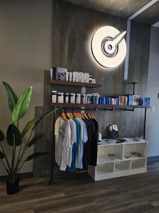 https://cdn.salonspotlight.com/photos/yMObZ4tmTJNJs2qQXrC9/6fe358f6-d5e5-410c-8626-a809e8cfde5a_720x720