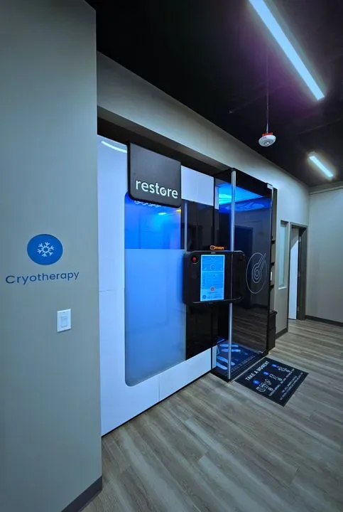 https://cdn.salonspotlight.com/photos/yMObZ4tmTJNJs2qQXrC9/e5512bc6-73e4-4e57-871e-21664412b345_720x720