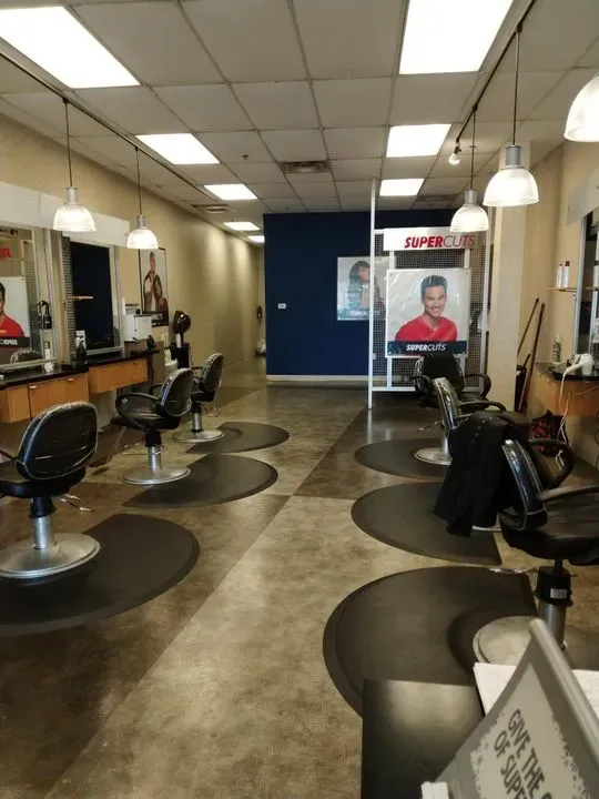 https://cdn.salonspotlight.com/photos/yN0hTM14pBmXD7GsG3Af/dace6ebe-0c0c-4143-92a6-63d1aebd7fec_720x720