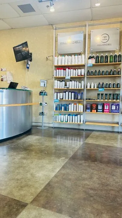 https://cdn.salonspotlight.com/photos/yN0hTM14pBmXD7GsG3Af/fac8f643-7655-40be-ae0f-54218ca1934a_720x720