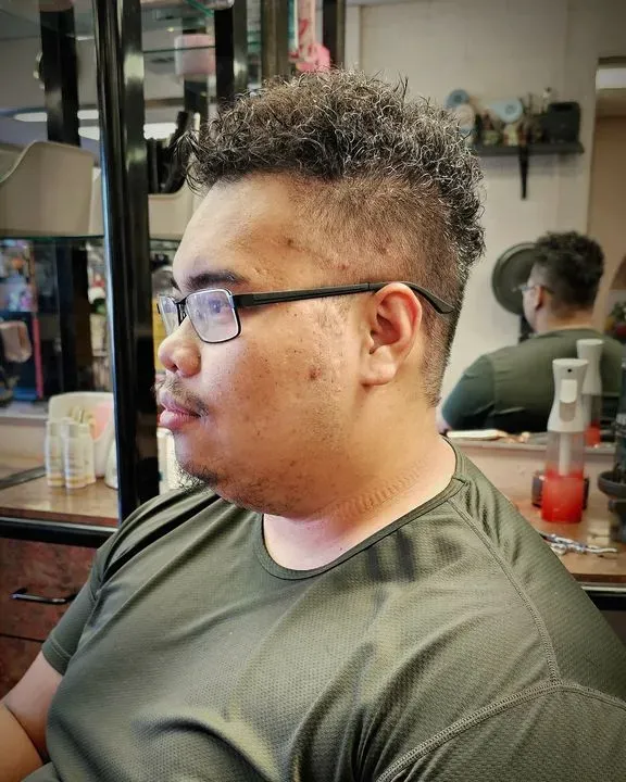 https://cdn.salonspotlight.com/photos/yPV72RKsj5EvS0DE3wfb/b3203f4e-5a89-463f-ba80-538eb4be32d4_720x720