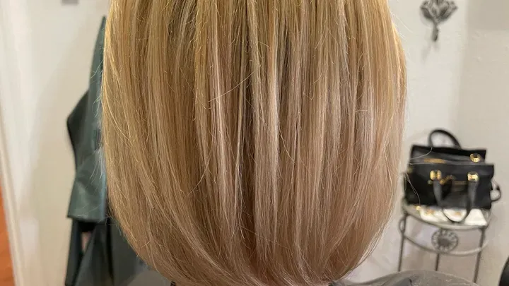 https://cdn.salonspotlight.com/photos/yUYxuy6tKmBDAIriMFbE/a04d1341-1a55-4b9e-b4c8-29871f223630_720x720