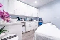 https://cdn.salonspotlight.com/photos/yV6Tg5gHsT6KSPqwBHGG/23e04360-8114-4549-b3fd-3ab776cffb83_720x720