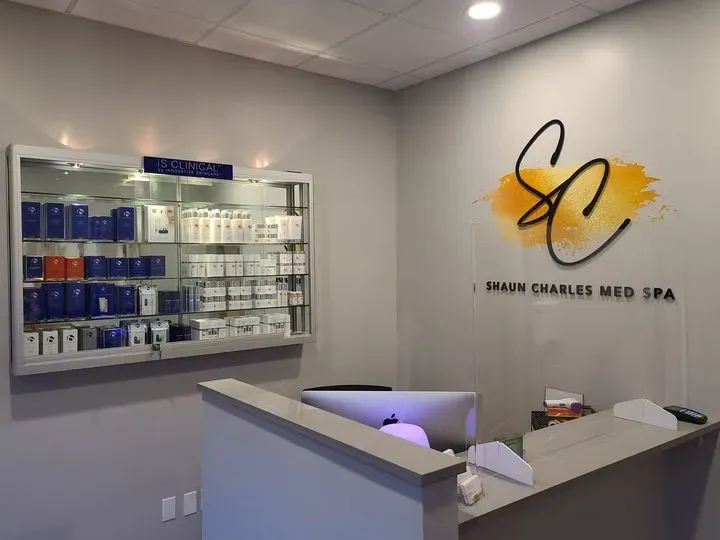 https://cdn.salonspotlight.com/photos/yVPwBAR5NXJYUsipR4p0/77b08667-dac1-4bea-9e7f-3909969a1170_720x720