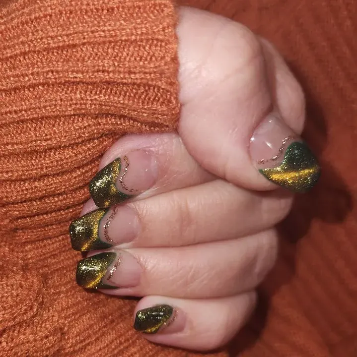 https://cdn.salonspotlight.com/photos/yVhMcDbUciDBEGB9uTgc/81679aa3-db0a-4e80-82f8-e13775607af4_720x720