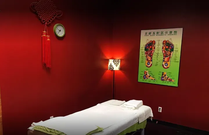 https://cdn.salonspotlight.com/photos/yWSnwFKnZZhFVMNnqd4W/db73989e-d56a-4969-9579-0c8bf6084a6a_720x720