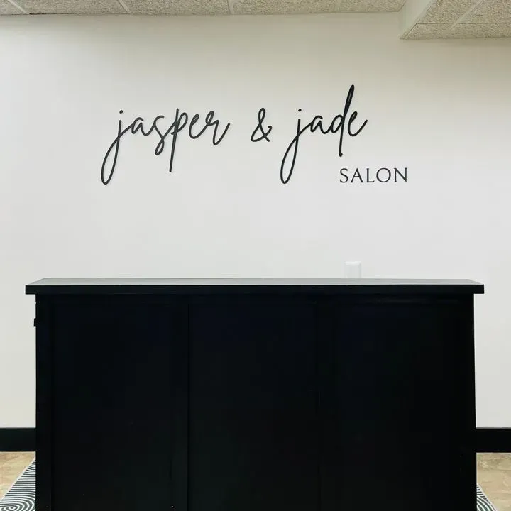 https://cdn.salonspotlight.com/photos/yXKDDZI6RBIvdsTL3Cf4/3393ad61-7ab6-4083-927e-5250f1d8c32c_720x720