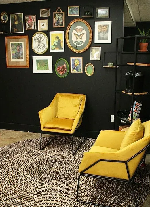 https://cdn.salonspotlight.com/photos/yXKDDZI6RBIvdsTL3Cf4/85b3a290-30e0-4e57-bf6c-085187101d9b_720x720