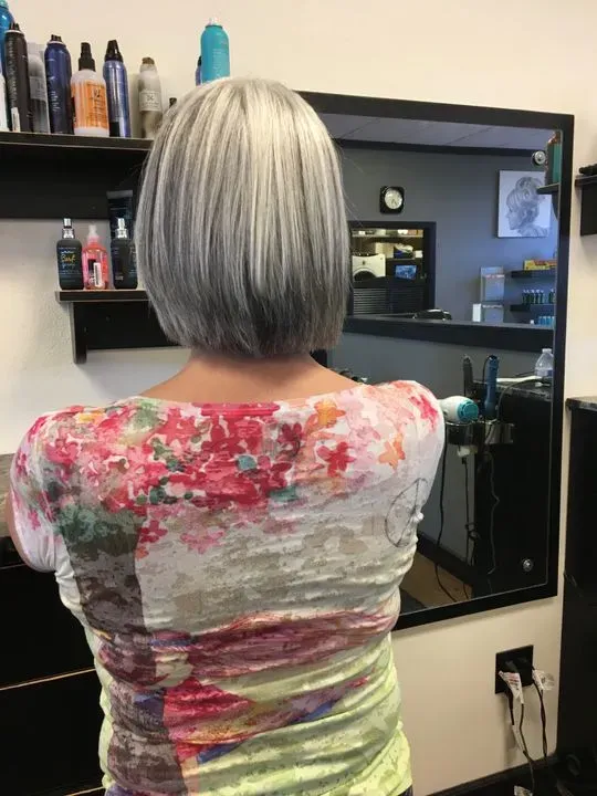 https://cdn.salonspotlight.com/photos/yXx7HGQ1nqCrCE60sam4/03a134de-2a27-4bde-9a7f-f1f83395d3b0_720x720