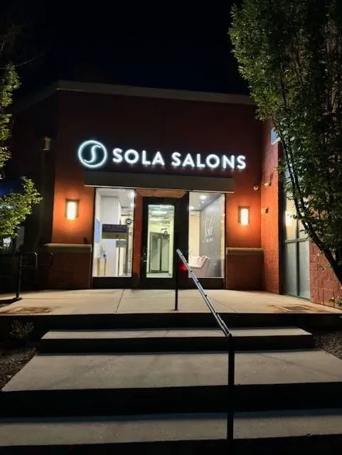 https://cdn.salonspotlight.com/photos/yYlpeNBMzyMMvFa5GM6E/c29a5d0a-cccf-4b77-a587-32e4e953c9c2_720x720