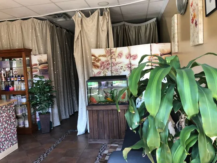 https://cdn.salonspotlight.com/photos/yZ6KaSR2a5VLRCG1E5st/810b8bf2-aaf9-4c94-85d5-fb3c0db98061_720x720