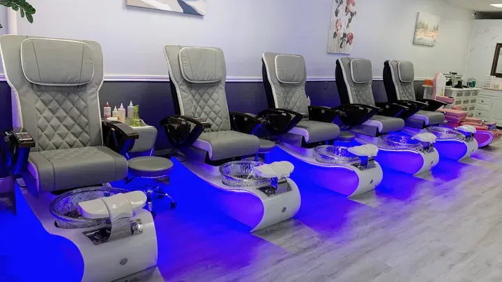 https://cdn.salonspotlight.com/photos/yaIF4KiKqcwmNkKUquax/67ef87fc-e310-4d15-ad1f-442ecc0a401c_720x720