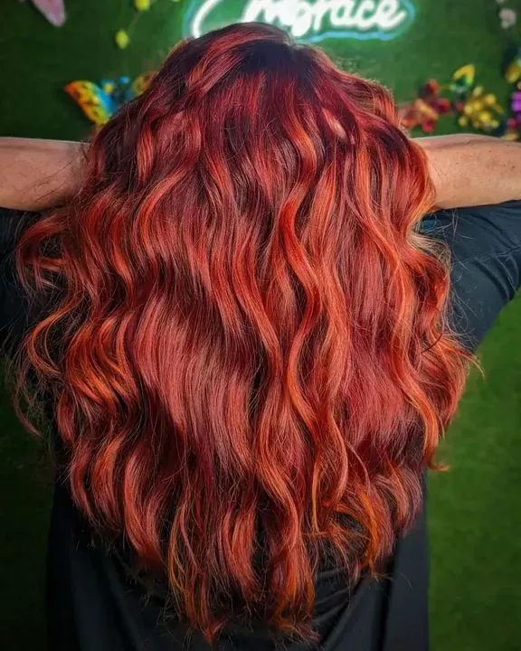 https://cdn.salonspotlight.com/photos/ybAX12QwXbapjyKNHNCa/81abbceb-5fae-4000-a172-61265aeb7b29_720x720