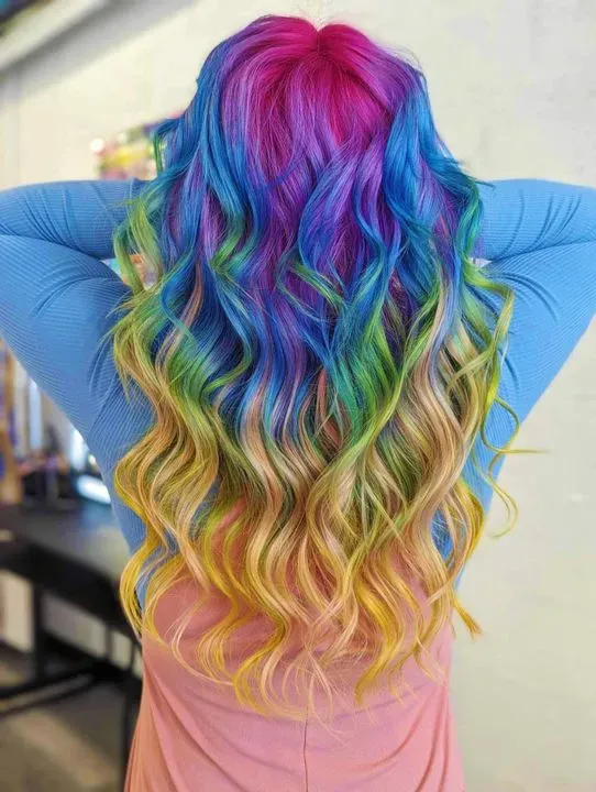 https://cdn.salonspotlight.com/photos/ybAX12QwXbapjyKNHNCa/efe922bd-405c-4069-b81e-71b7a86d4d59_720x720