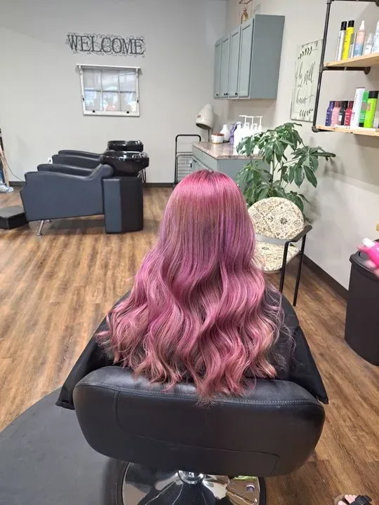 https://cdn.salonspotlight.com/photos/ybaTGAniIHjdVQx0Bqx6/e14c3cab-9923-49d8-9220-0fe41090448b_720x720