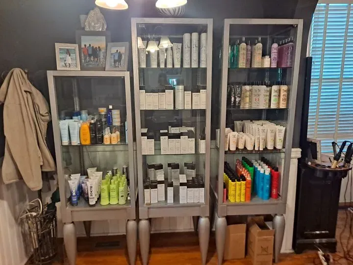 https://cdn.salonspotlight.com/photos/ybaTGAniIHjdVQx0Bqx6/eae62e13-ec31-4355-8771-3d29493c3321_720x720