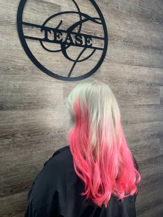 https://cdn.salonspotlight.com/photos/yc2wsZk16f9Bc2RWzLPe/1049307f-023a-4cc0-bcf9-0df23c4cce42_720x720