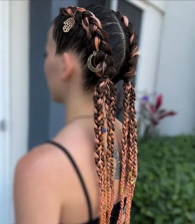 https://cdn.salonspotlight.com/photos/ycWaM15xrWUBpmXX6C9Q/18279423-0b60-4186-a338-18b76f8fdf27_720x720