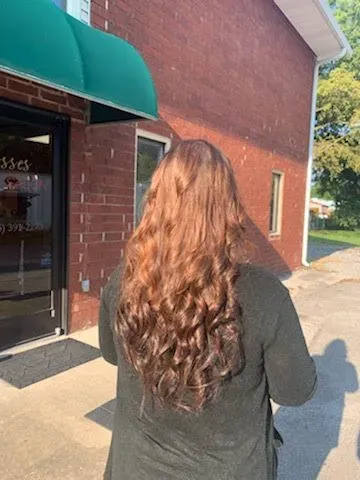 https://cdn.salonspotlight.com/photos/ycrbc7ZRjCBQVdEmXnNT/af693df9-090e-4919-b079-4aa53532065e_720x720