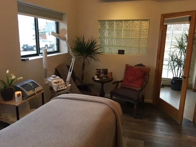 https://cdn.salonspotlight.com/photos/ydpDGLtbz9XfZbsPI40X/8de5644e-613b-4c08-b40b-a9834e0716db_720x720
