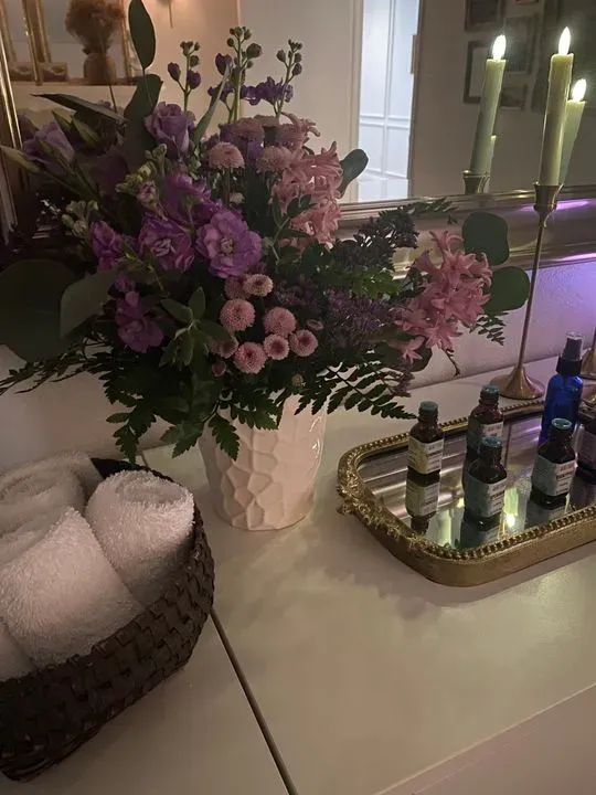 https://cdn.salonspotlight.com/photos/ydsMYoMYcjipiHbkg360/19402b27-1b91-4727-ac88-c2fa4637012e_720x720