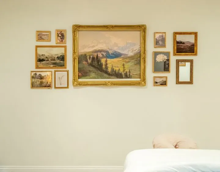 https://cdn.salonspotlight.com/photos/ydsMYoMYcjipiHbkg360/afe33a22-b815-491b-a700-7d2792d7c841_720x720