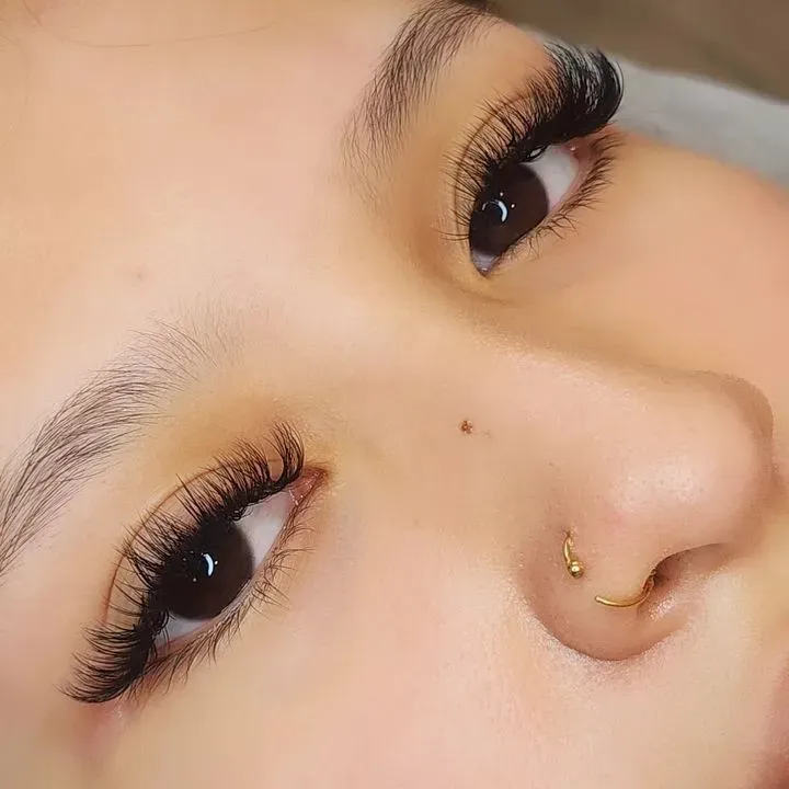 https://cdn.salonspotlight.com/photos/yg7BSb9sYHHOc9WBkWuz/e6d4ddfd-0127-4576-b101-347222625273_720x720
