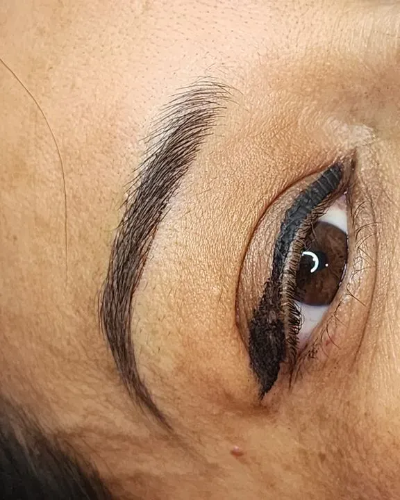 https://cdn.salonspotlight.com/photos/yg7BSb9sYHHOc9WBkWuz/edae9b6c-821a-4e80-abc3-3c4f74cef489_720x720