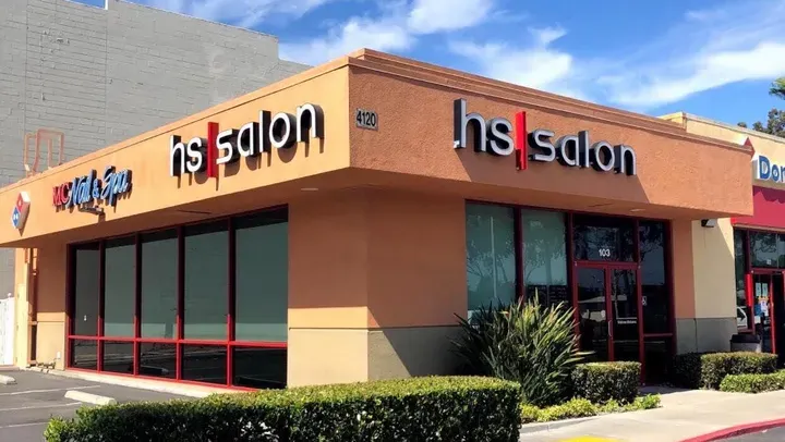 https://cdn.salonspotlight.com/photos/yi6DFTrrsYDVra7dximQ/231bac15-a39e-4a23-aac0-0cbb35bff452_720x720