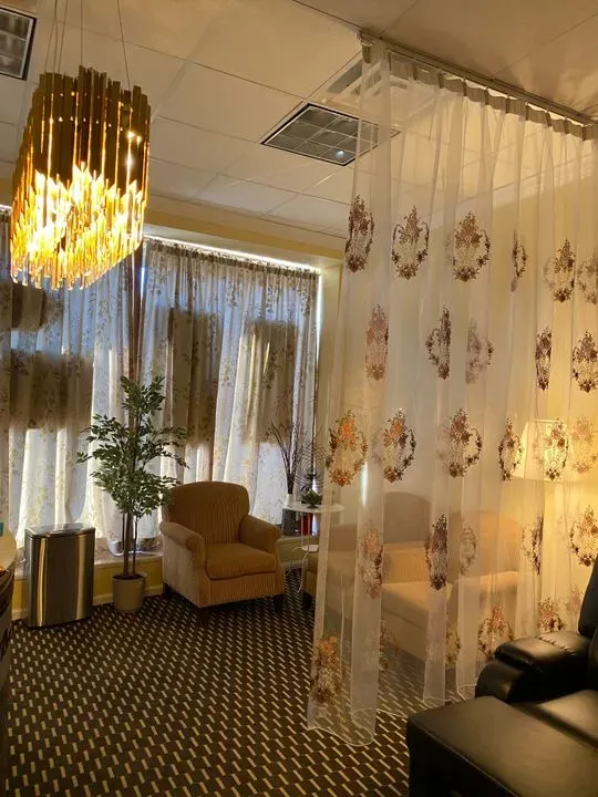 https://cdn.salonspotlight.com/photos/yiNh05pMSX0avxuWpYPs/57411bee-aea2-4b13-882a-21aad3622f6a_720x720