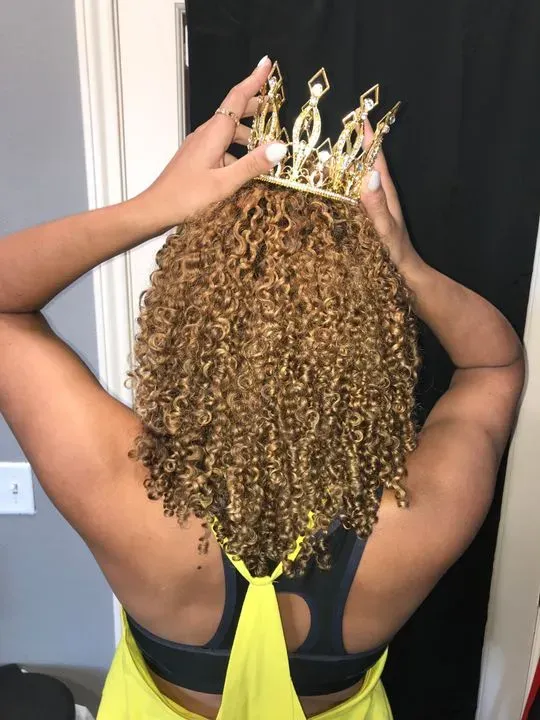 https://cdn.salonspotlight.com/photos/ylFP8FN8OT0pnWr2UFX7/328047e1-66cd-45b0-b2a6-13d73c50177b_720x720