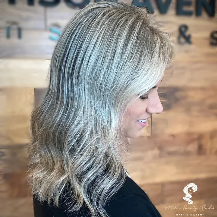 https://cdn.salonspotlight.com/photos/ynjdGegIPXJkbItyeqr1/82ead487-e3a9-453a-9ba3-c4847a16b501_720x720
