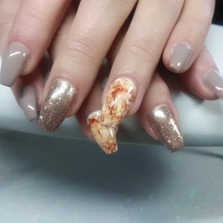 https://cdn.salonspotlight.com/photos/ypTbxOE83MWHYNH32hU9/3e40bd78-bb4a-4cb9-9654-a78600ddc8f1_720x720