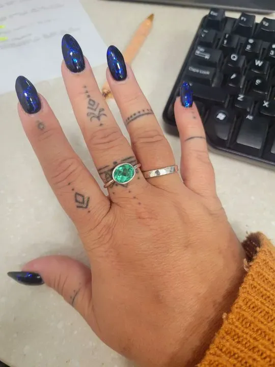 https://cdn.salonspotlight.com/photos/yqOzNHGlwaqhOgkkFQAg/6e27c48c-30ba-4a59-bbf3-848cb9079f26_720x720