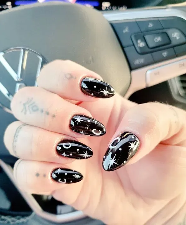 https://cdn.salonspotlight.com/photos/yqOzNHGlwaqhOgkkFQAg/c873e31b-51f5-4a10-9864-e1c7214dc079_720x720