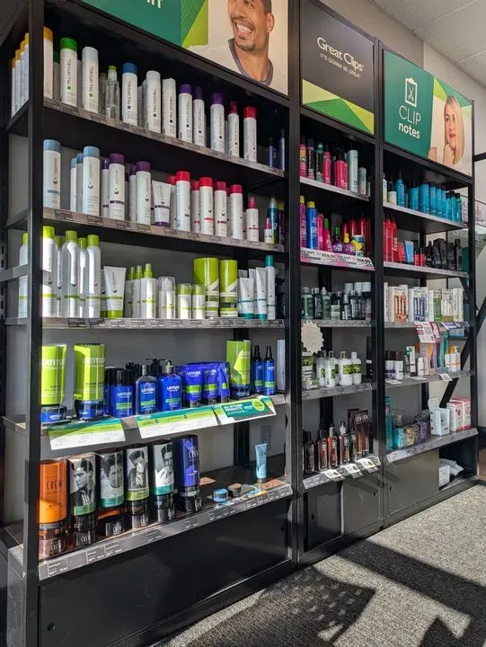 https://cdn.salonspotlight.com/photos/yrCLEM4uHemN0cnOLKHx/a6970066-e138-4ad3-bab2-806023bbfb79_720x720