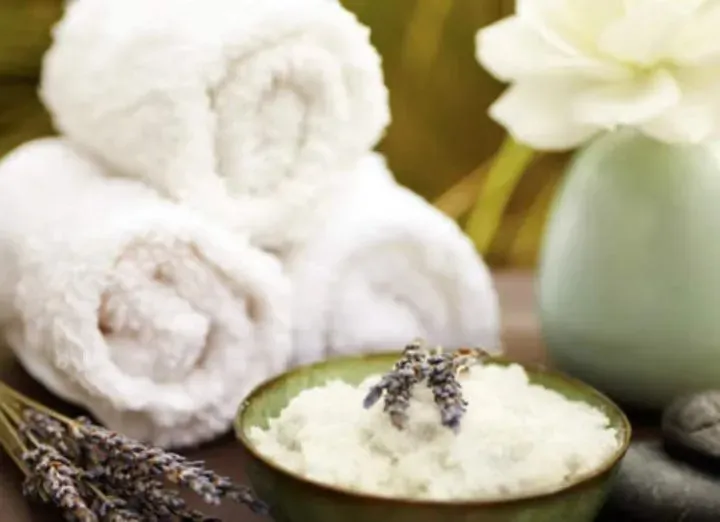 https://cdn.salonspotlight.com/photos/ysY7aFK5IAXSh7W2Lh4b/ba8a74d6-a7d7-43c1-b1cc-414abd18ef06_720x720