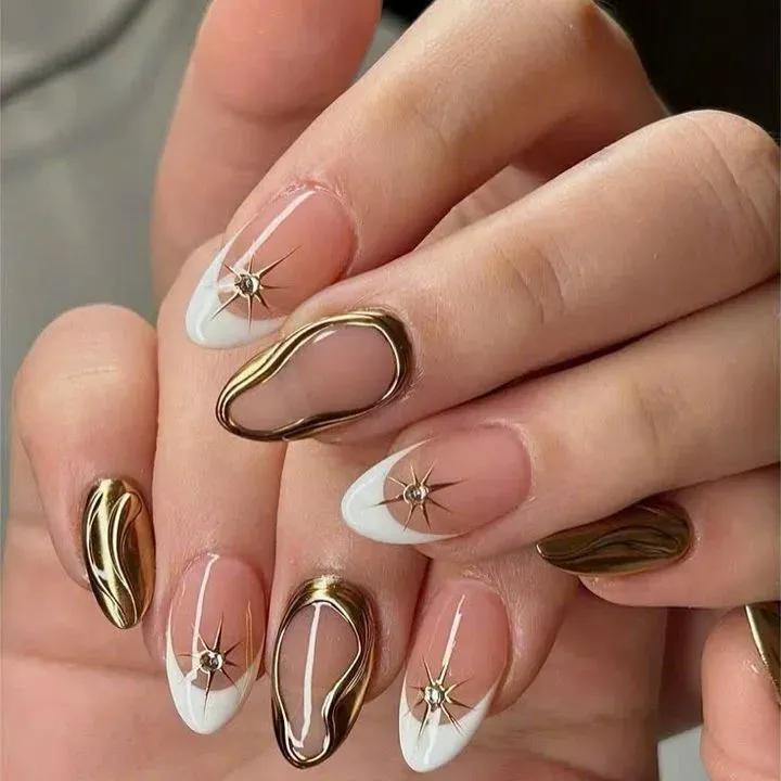 https://cdn.salonspotlight.com/photos/ysuTBT23uFe3uHl486e3/ad7bbe98-b04a-4a97-ac4e-e83b9a33c7ec_720x720