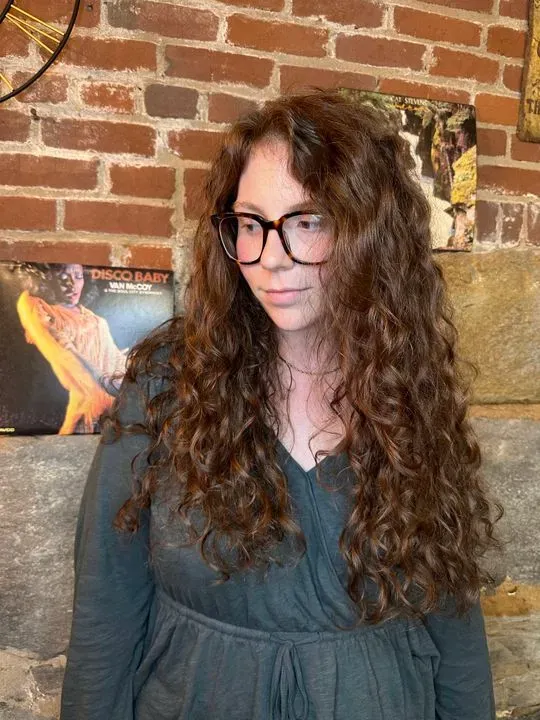 https://cdn.salonspotlight.com/photos/yt2C7OOR0QkE4PQ0OrwY/618268d5-8f29-4b34-b917-1d41cafe3b4d_720x720