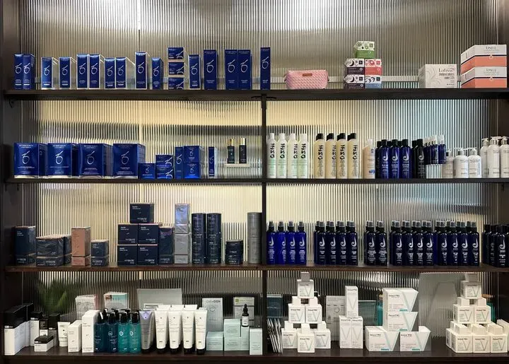 https://cdn.salonspotlight.com/photos/yvOnEggD7N6HOToYAA0V/57d66437-6d94-4bb7-ae1a-4dbcd80c53dd_720x720