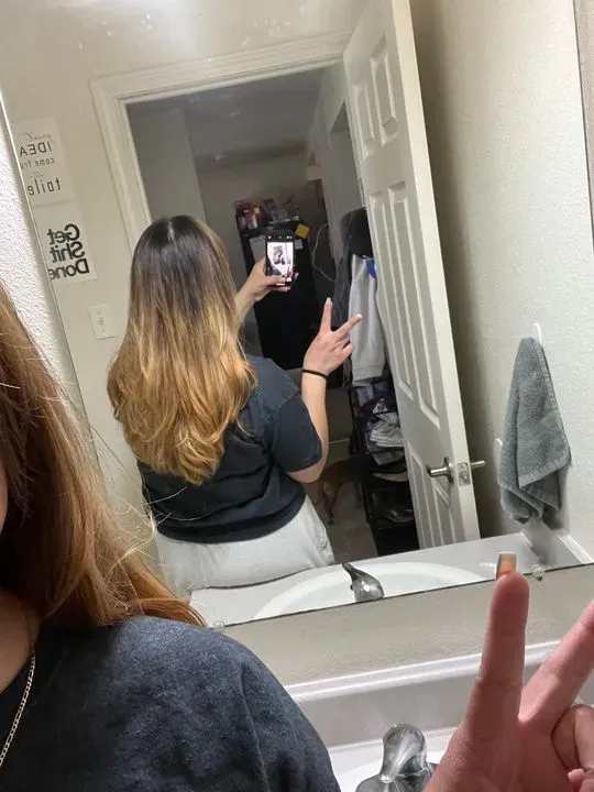 https://cdn.salonspotlight.com/photos/yvlBtCpSa17X94fAD16K/4163c304-cc8b-4bce-a0e3-7c39227cbb4f_720x720